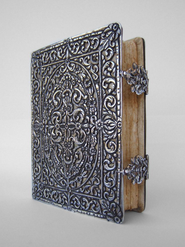 5a21c1c1ca405a46f734fc5241499b29--victorian-books-antique-books.jpg